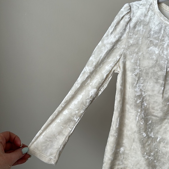 ✨NEW H&M Long Sleeve Velour Top 3/4T - Picture 4 of 9